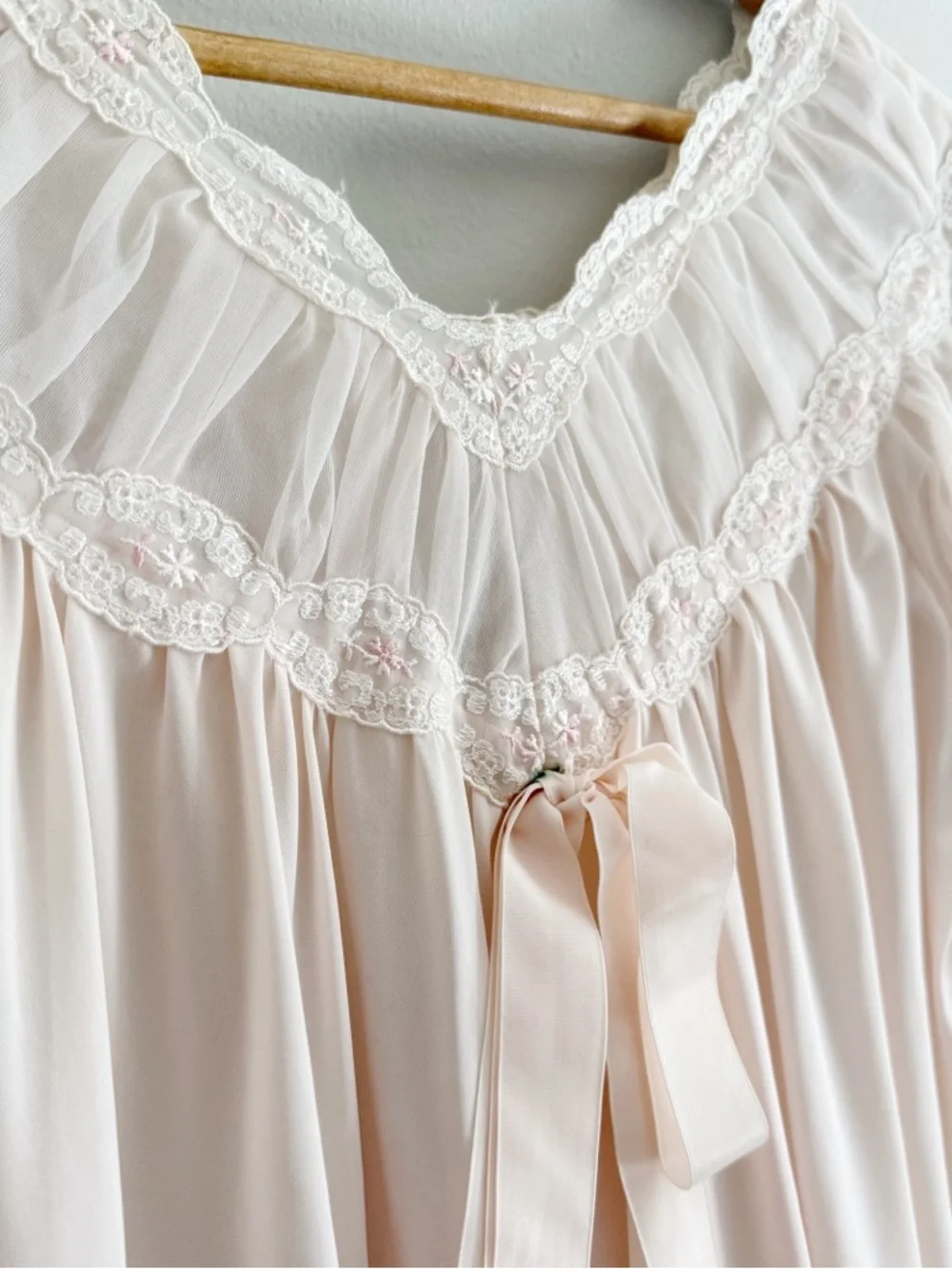 Vintage Coquette Pale Pink Puff Sleeve Nightgown - Picture 4 of 11